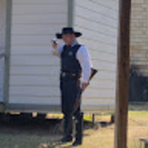 Meet your Posher, Levi